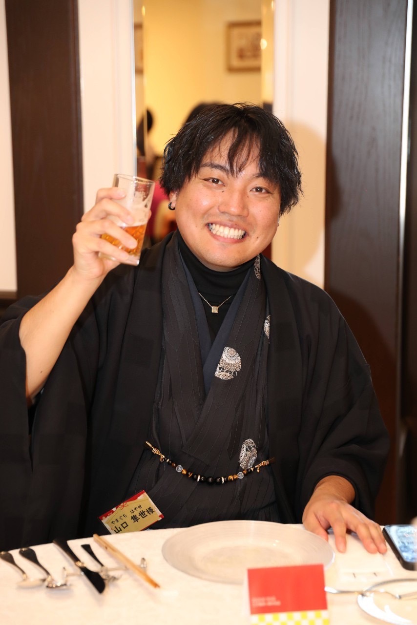 山口隼世